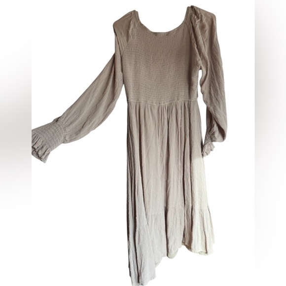 Lainey Smocked Dotted Midi Dress from Baltic Born - Picture 4 of 7